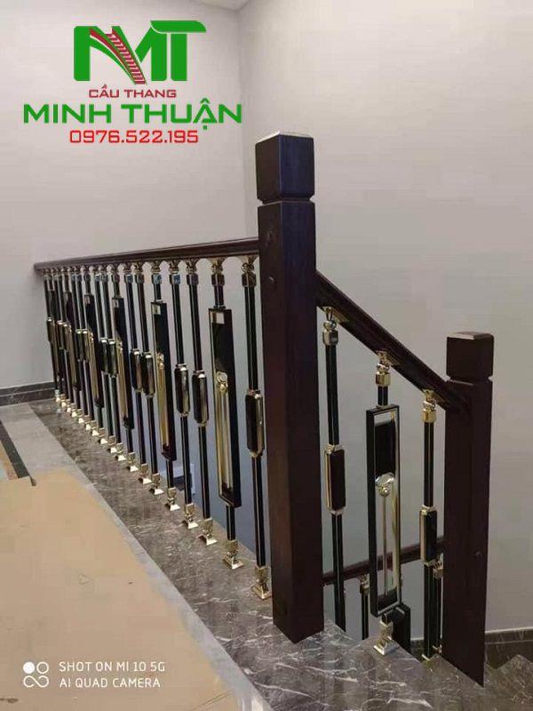 Hoàn thiện Cầu thang Nhôm đúc - tay vịn gỗ Lim - Lan can nhôm đúc nhập khẩu