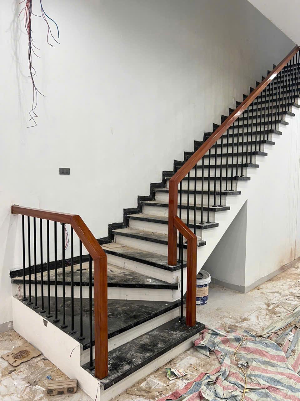 hoàn thiện cầu thang sắt