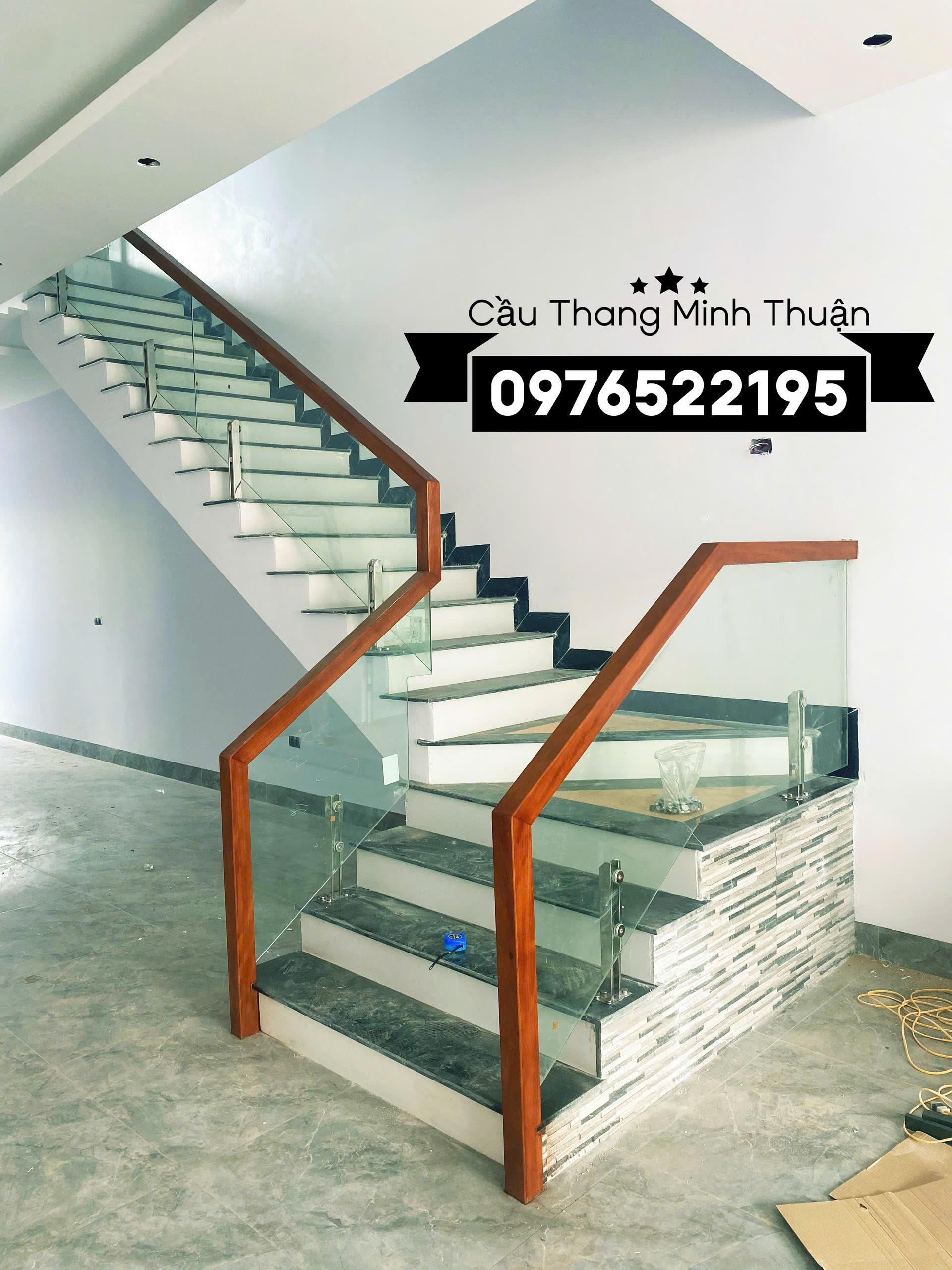 Hoàn thiện Cầu thang kính Cường lực 