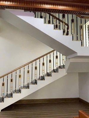 Cầu thang sắt đẹp 63
