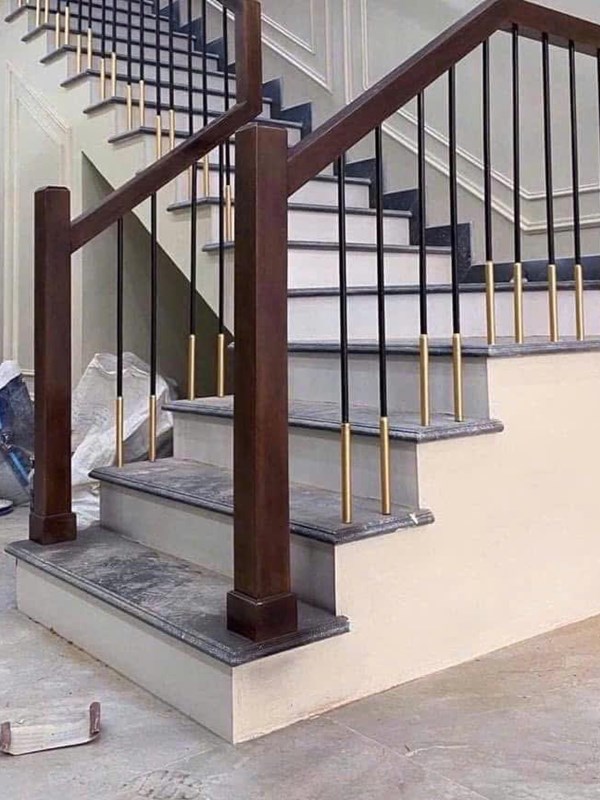 Mẫu Cầu Thang Sắt Nhập Khẩu 03