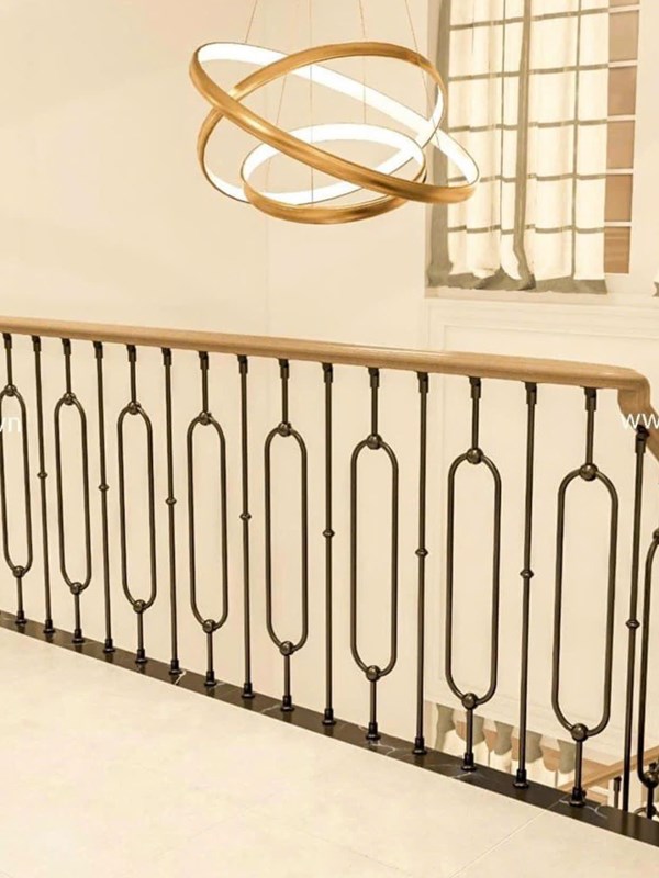 Mẫu Cầu Thang Sắt Nhập Khẩu 15