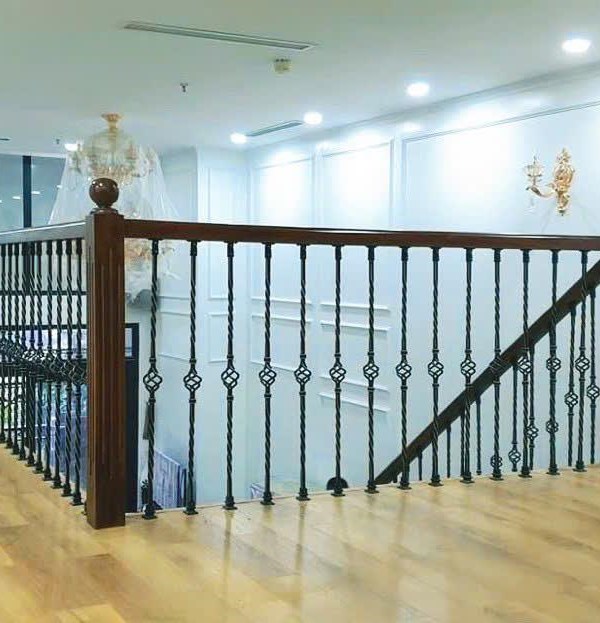 Mẫu Cầu Thang Sắt Nhập Khẩu 06
