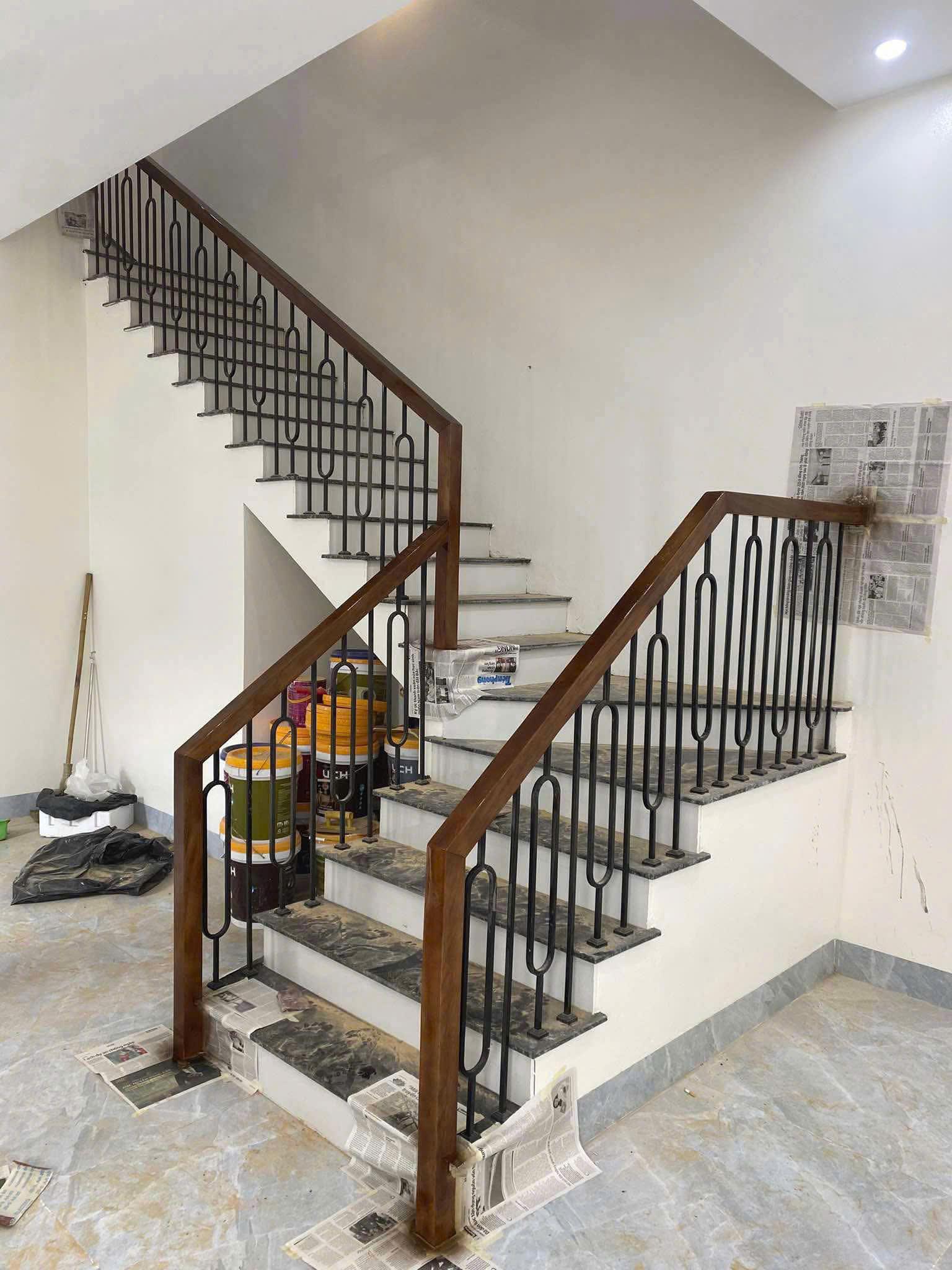 Cầu thang sắt đẹp 83