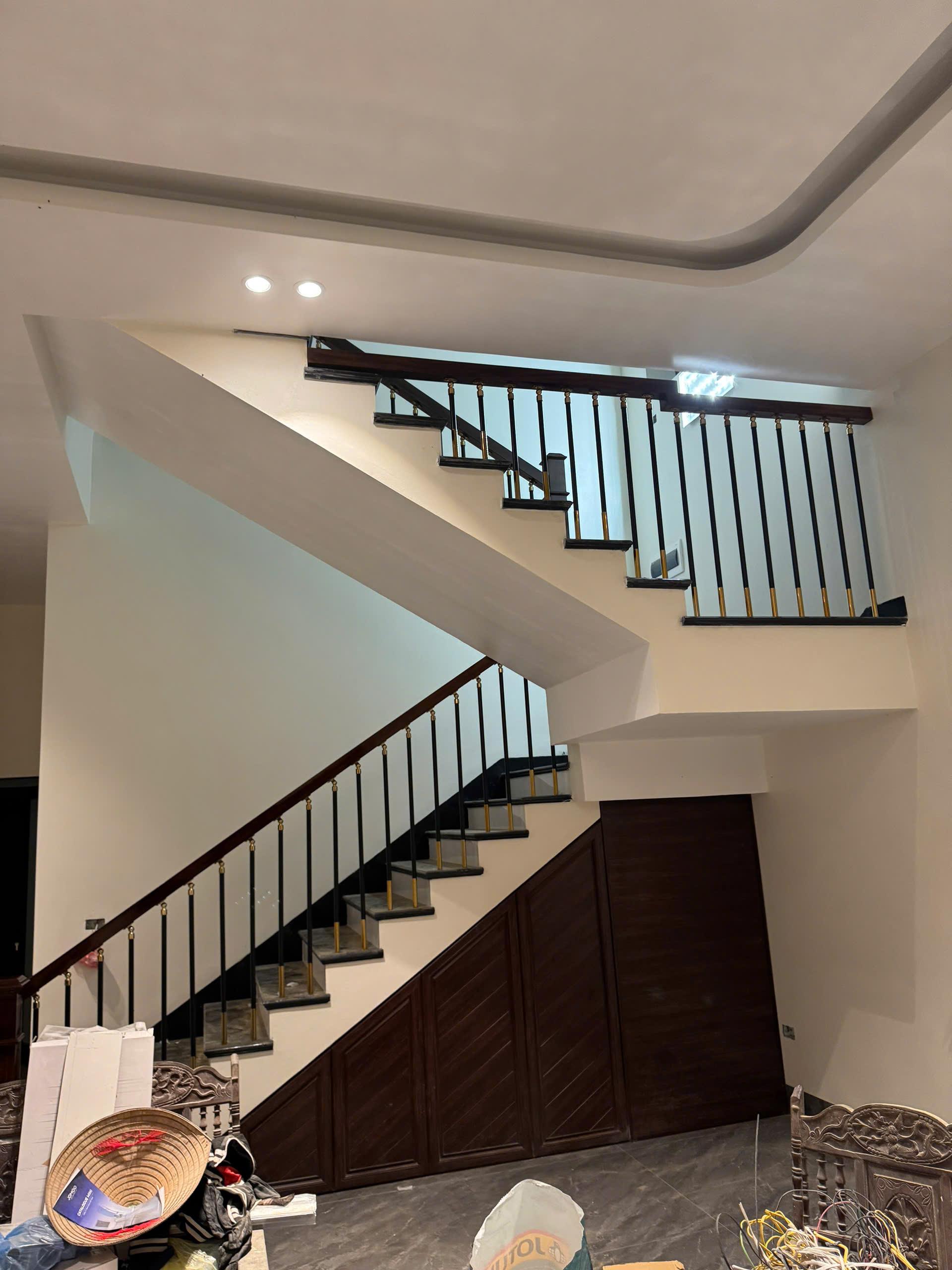 Mẫu Cầu Thang Sắt Nhập Khẩu 09