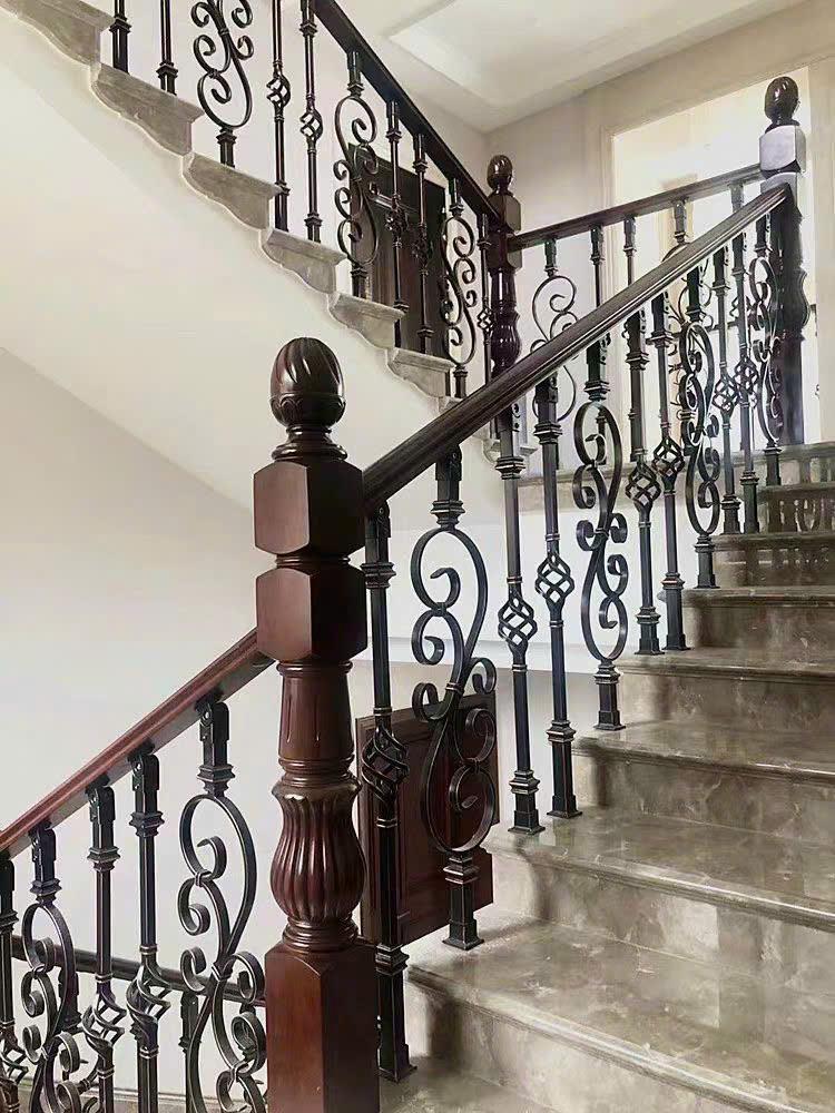 Mẫu Cầu Thang Sắt Nhập Khẩu 13