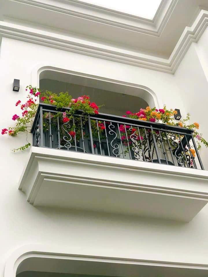 Mẫu ban công sắt đẹp 10