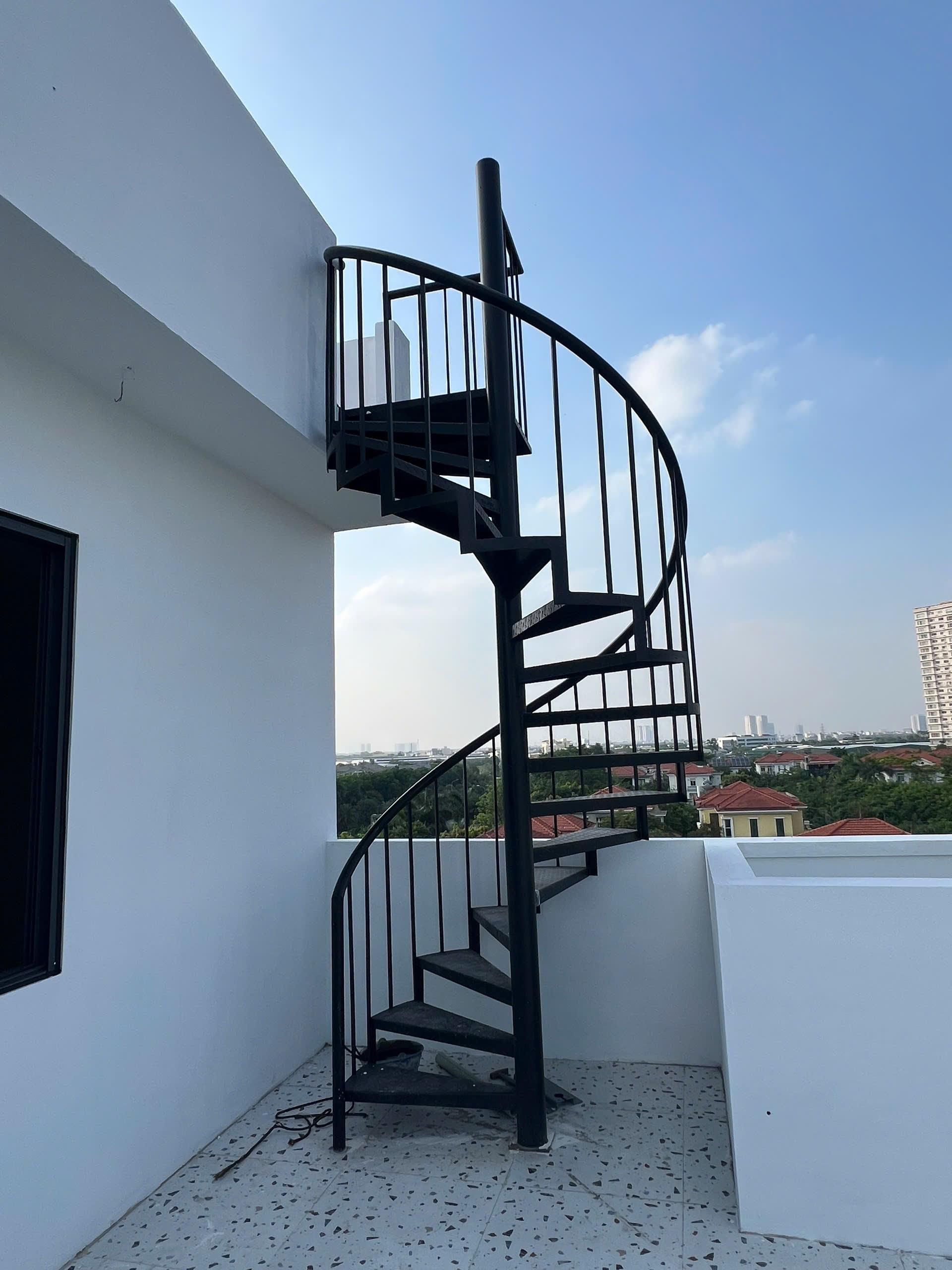 Mẫu cầu thang ốc xoáy 49