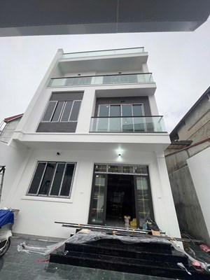 Mẫu ban công kính đẹp 97
