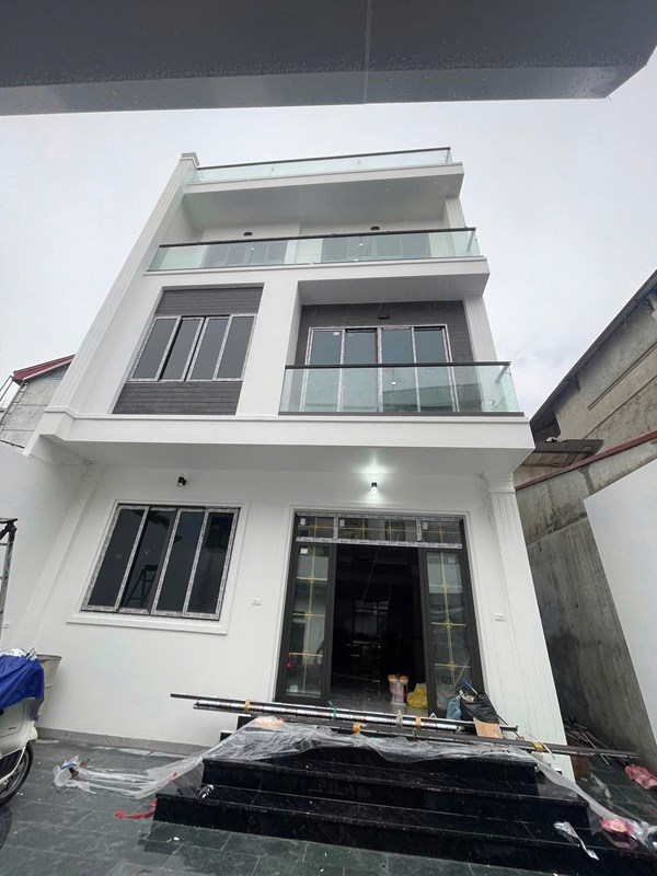 Mẫu ban công kính đẹp 97