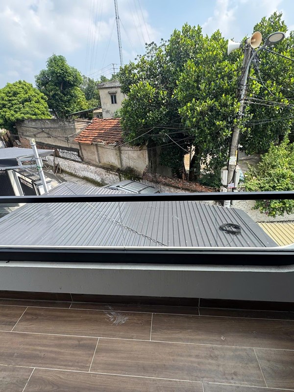 Mẫu ban công kính đẹp 81