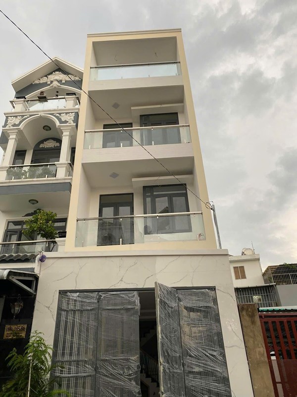 Mẫu ban công kính đẹp 98