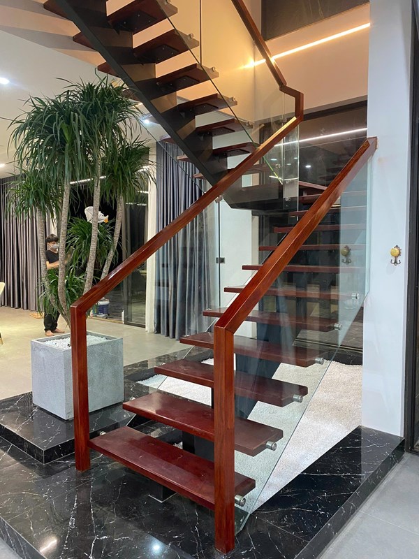  Cầu thang xương cá 40